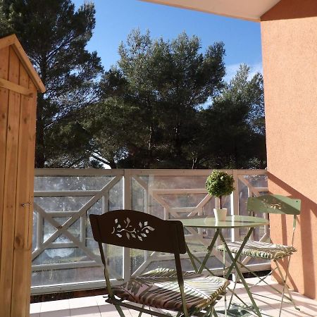 Appartement T2 Dans Residence Avec Piscine Et Tennis Saint-Raphael  Exterior photo