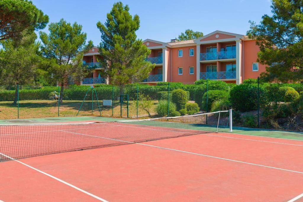 Appartement T2 Dans Residence Avec Piscine Et Tennis Saint-Raphael  Exterior photo